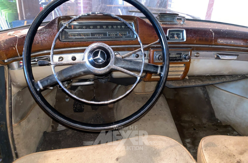 MERCEDES-BENZ W180II 220S Coupe