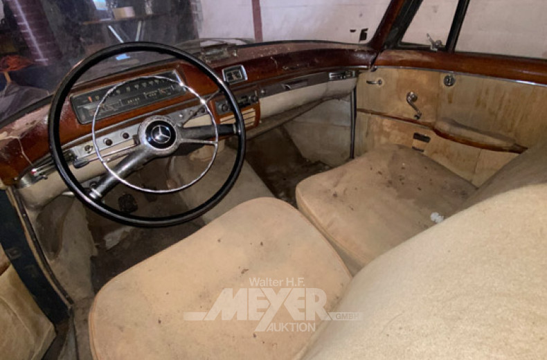 MERCEDES-BENZ W180II 220S Coupe