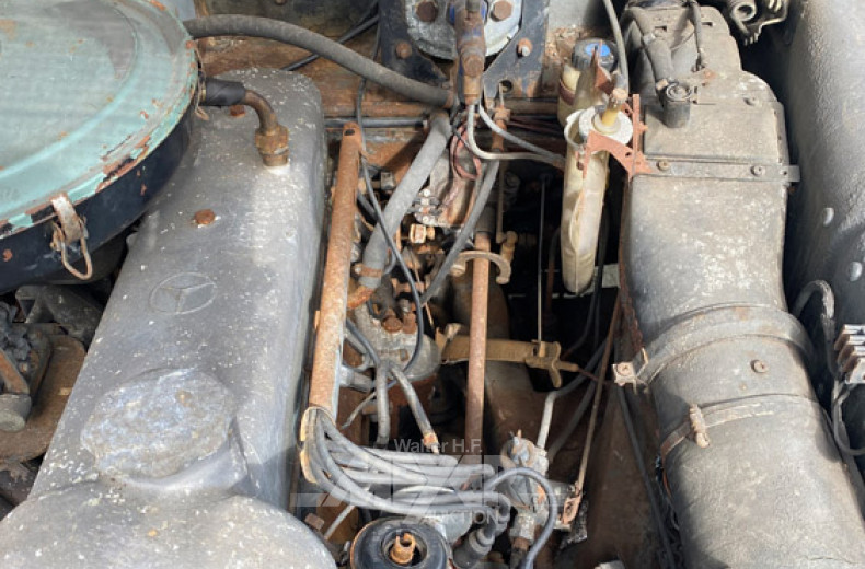 MERCEDES-BENZ W180II 220S Coupe