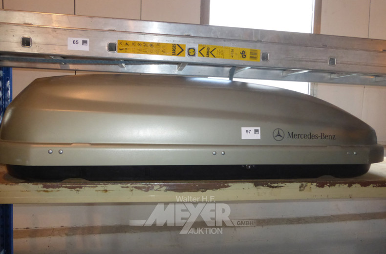 Dachbox mit Mercedes Benz Aufkleber,