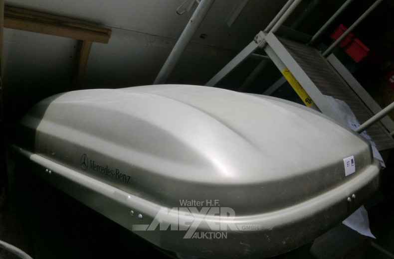 Dachbox mit Mercedes Benz Aufkleber,