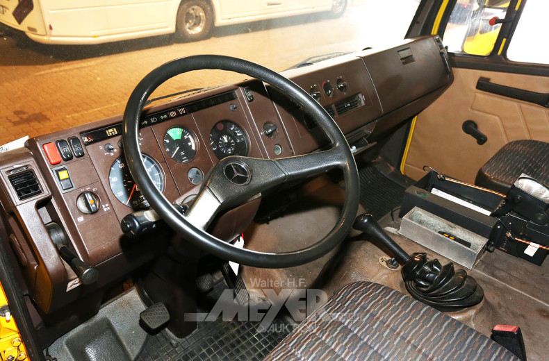 MERCEDES-BENZ 817D Abschleppfahrzeug