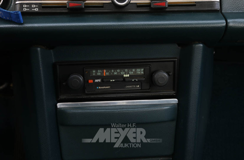 MERCEDES-BENZ W115/8 200er, cremefarben