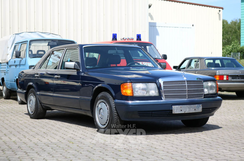 MERCEDES-BENZ W126 500SE, dkl. blau