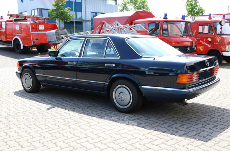 MERCEDES-BENZ W126 500SE, dkl. blau