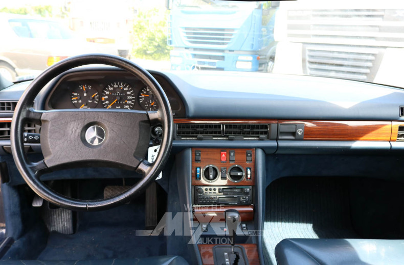 MERCEDES-BENZ W126 500SE, dkl. blau