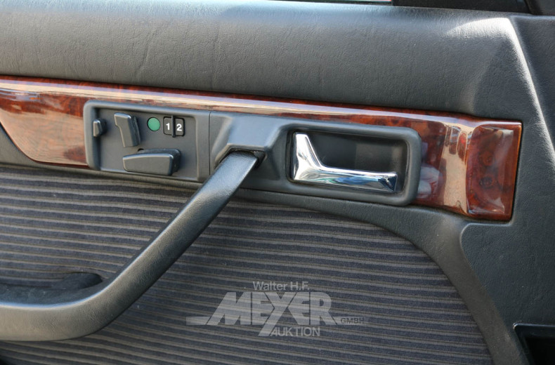 MERCEDES-BENZ W126 420SEL, grau metallic