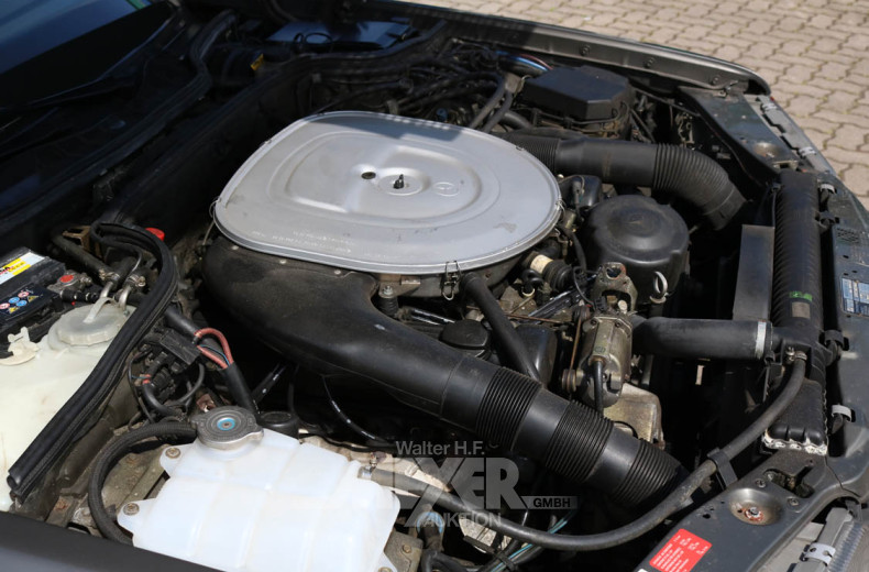 MERCEDES-BENZ W126 420SEL, grau metallic