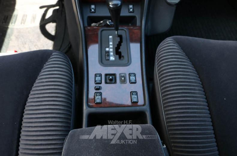 MERCEDES-BENZ W126 420SEL, grau metallic