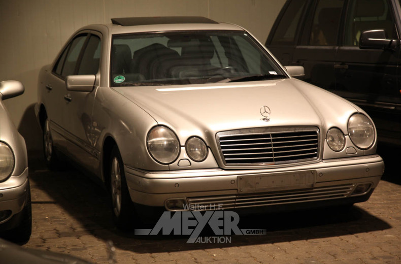 MERCEDES-BENZ W210 E200 Avantgarde,