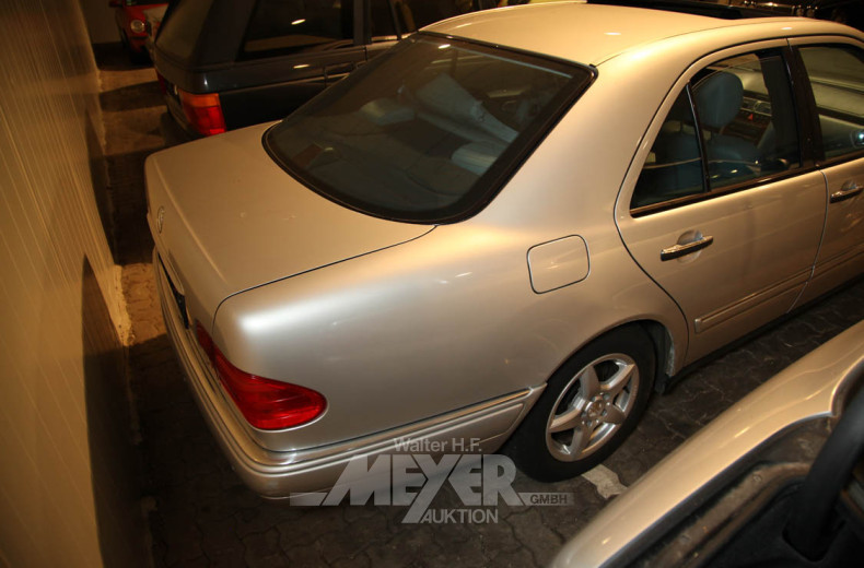 MERCEDES-BENZ W210 E200 Avantgarde,