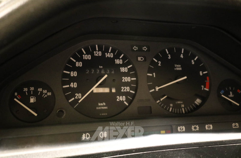 BMW 320i E30, zinnoberrot