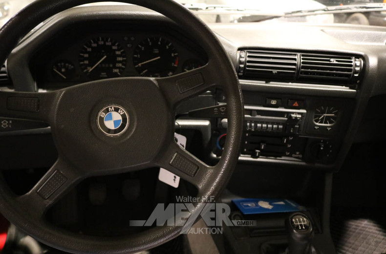 BMW 320i E30, zinnoberrot