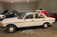 MERCEDES-BENZ W123 200, creme