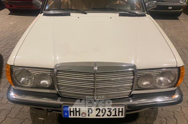 MERCEDES-BENZ W123 200, creme