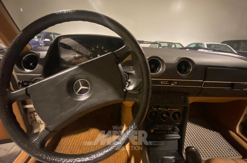 MERCEDES-BENZ W123 200, creme