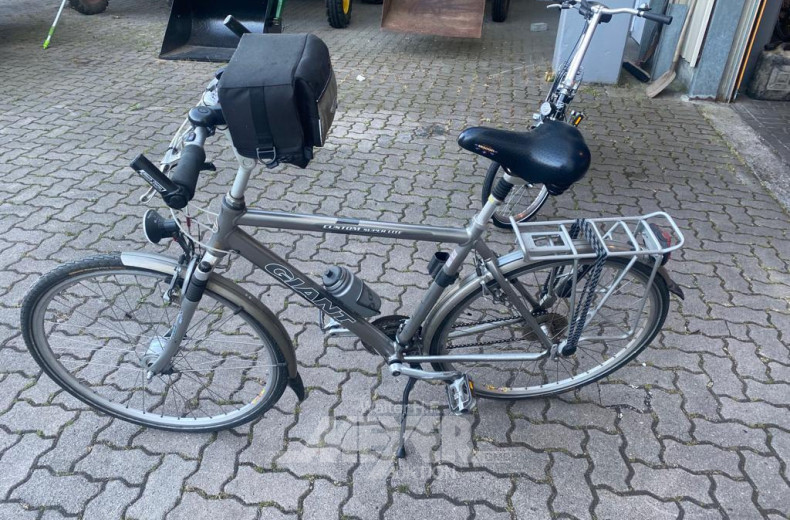Herrenfahrrad GIANT, silber mit