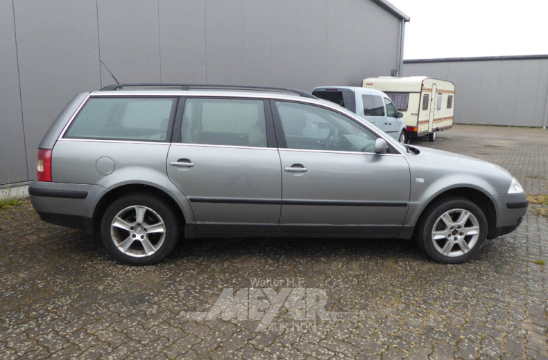 VOLKSWAGEN Passat Kombi, silber