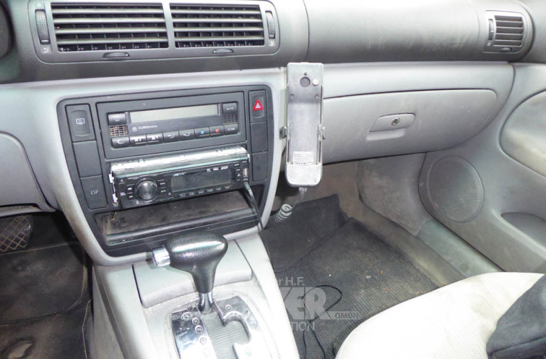 VOLKSWAGEN Passat Kombi, silber