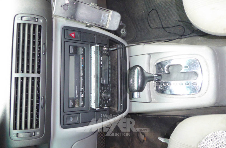 VOLKSWAGEN Passat Kombi, silber