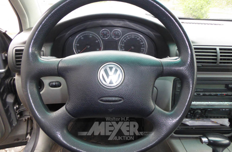 VOLKSWAGEN Passat Kombi, silber