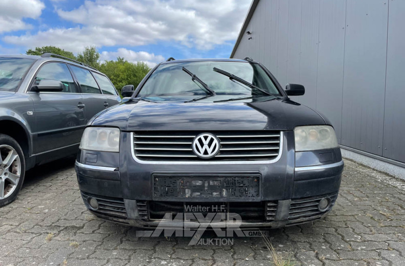 VOLKSWAGEN Passat W8, schwarz