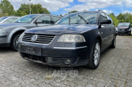 VOLKSWAGEN Passat W8, schwarz
