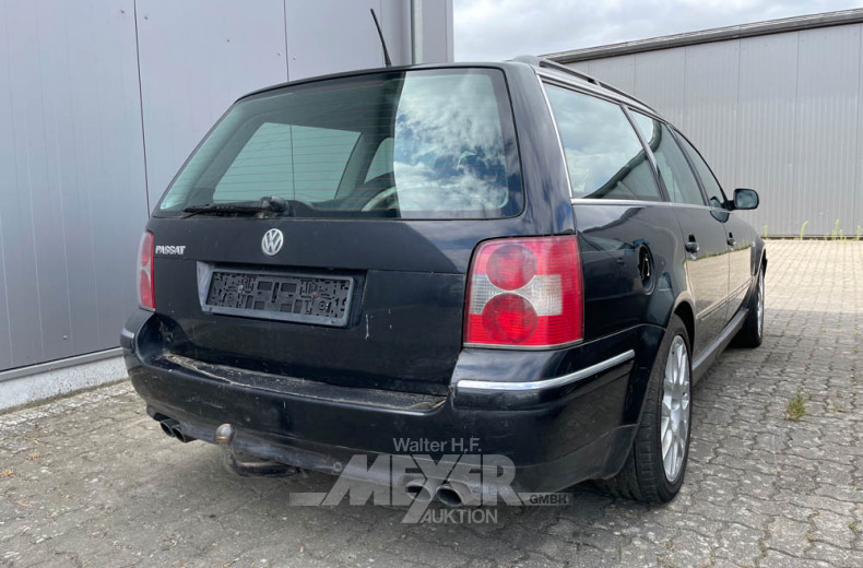 VOLKSWAGEN Passat W8, schwarz