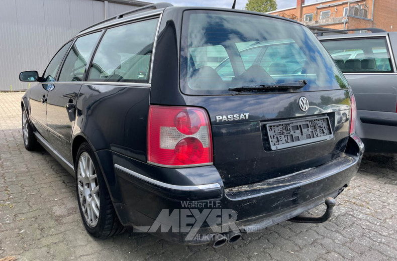 VOLKSWAGEN Passat W8, schwarz