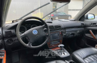VOLKSWAGEN Passat W8, schwarz