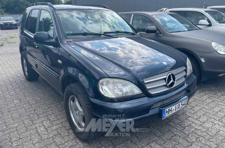 MERCEDES-BENZ ML320 163, schwarz