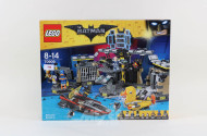 LEGO The Batman ''Batcave Break-In''