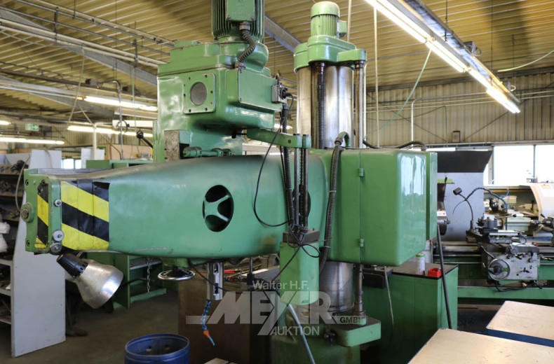 Radialbohrmaschine m. Werkzeugschrank