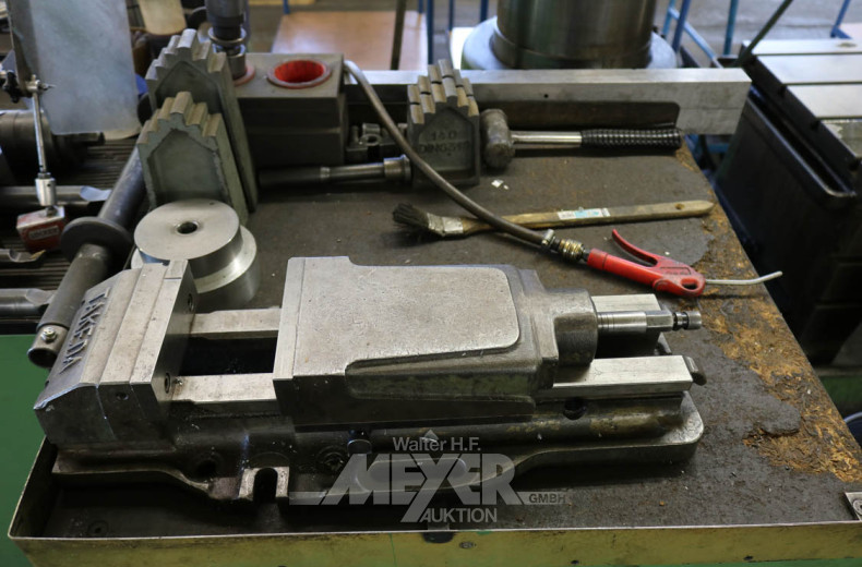 Radialbohrmaschine m. Werkzeugschrank