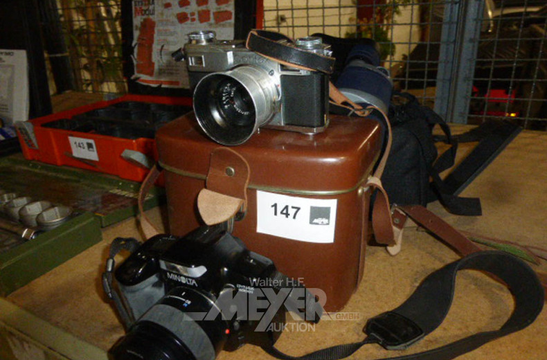 2 Fotoapparate und 1 Fernglas