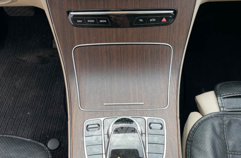 MERCEDES-BENZ W205 C220d 9G-Tronic