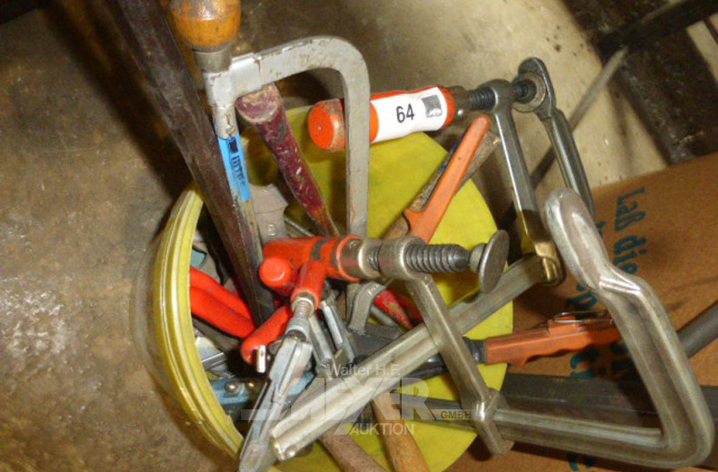 Posten mit Hand- und Montagewerkzeug