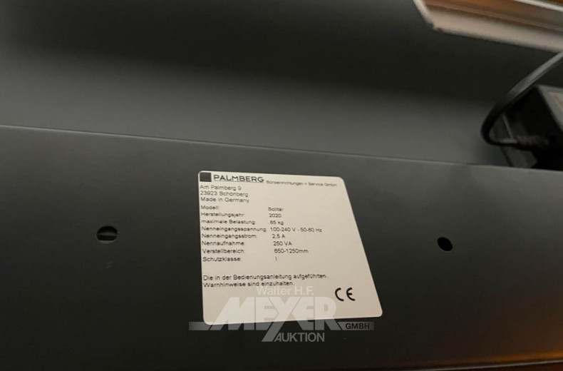 Arbeitsplatz bestehend aus: