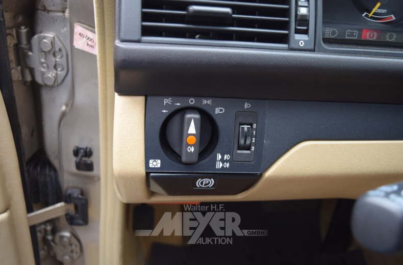 MERCEDES-BENZ W124 230E,