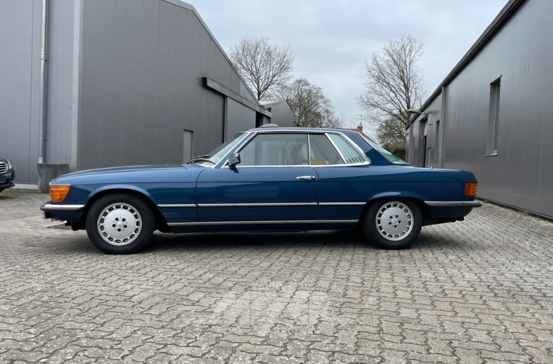 MERCEDES-BENZ W107 450SLC