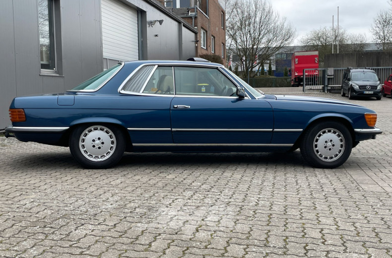 MERCEDES-BENZ W107 450SLC
