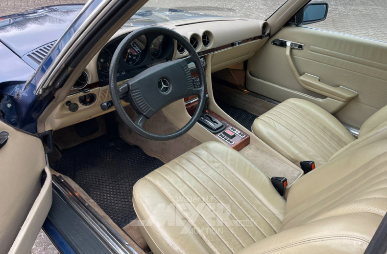 MERCEDES-BENZ W107 450SLC
