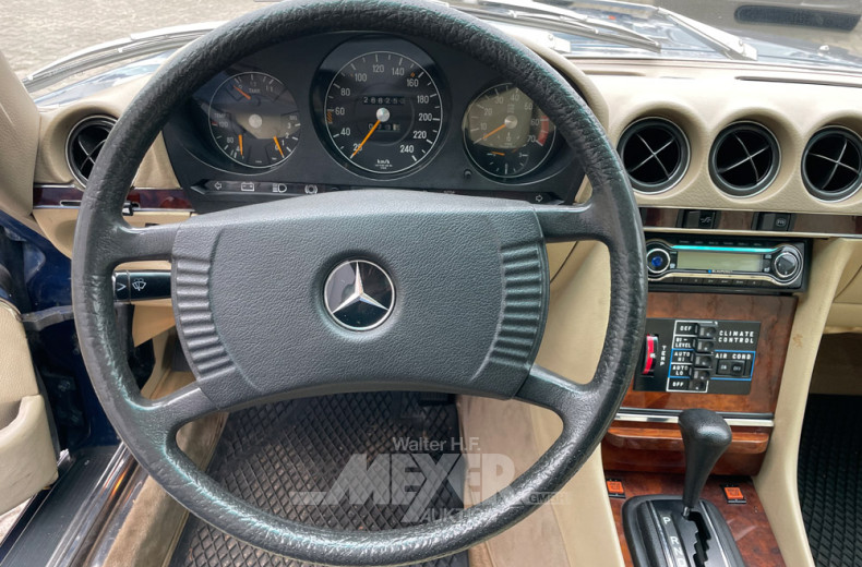 MERCEDES-BENZ W107 450SLC