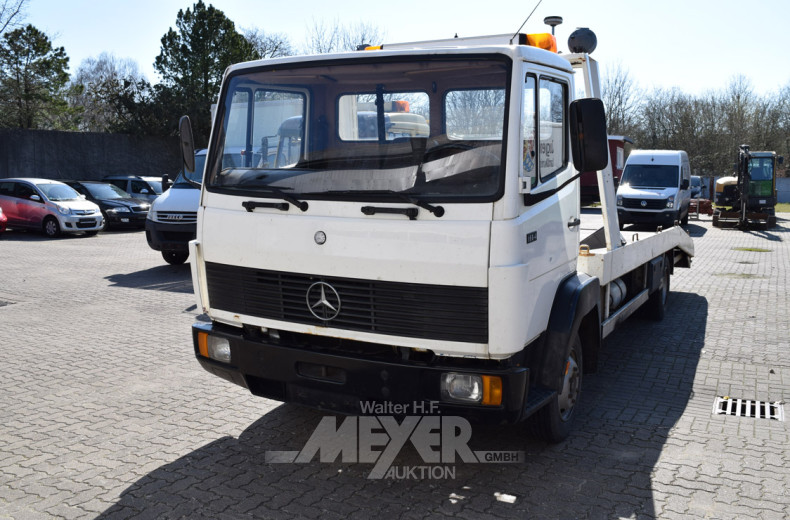 MERCEDES-BENZ 814 Abschleppfahrzeug,