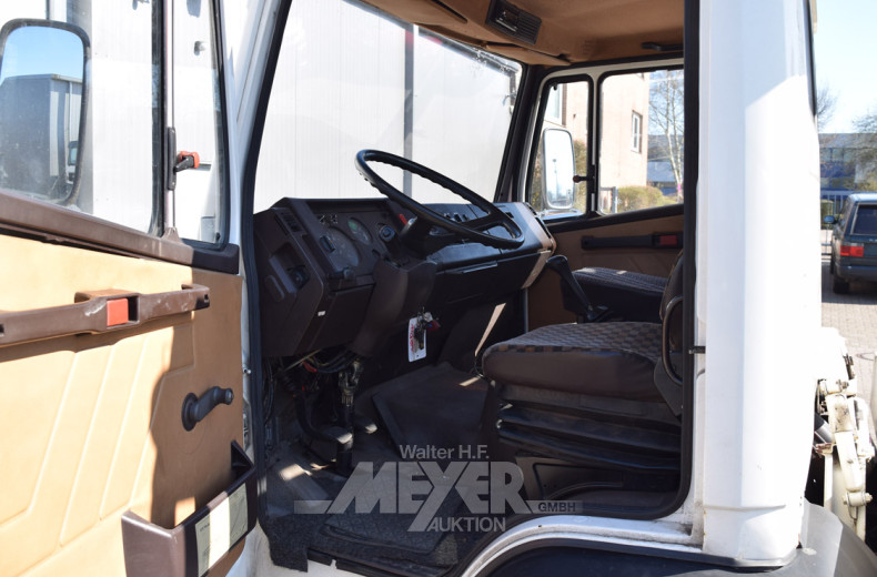 MERCEDES-BENZ 814 Abschleppfahrzeug,