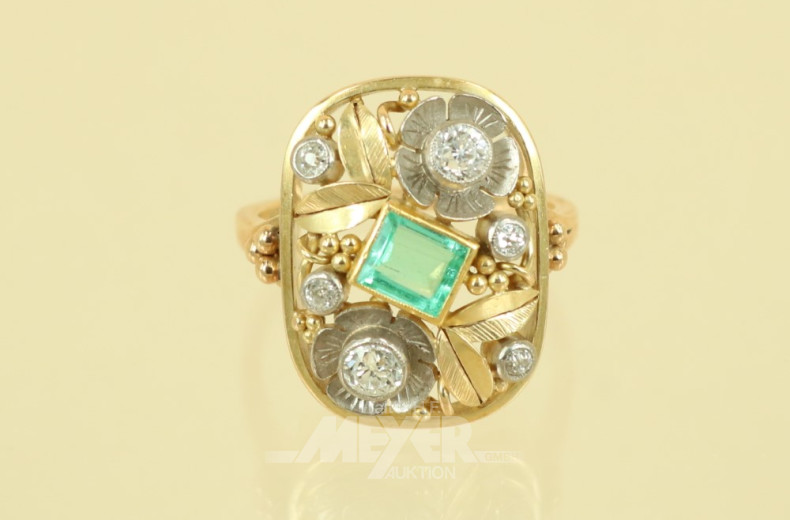 Ring, 585er GG, großer floraler Ringkopf