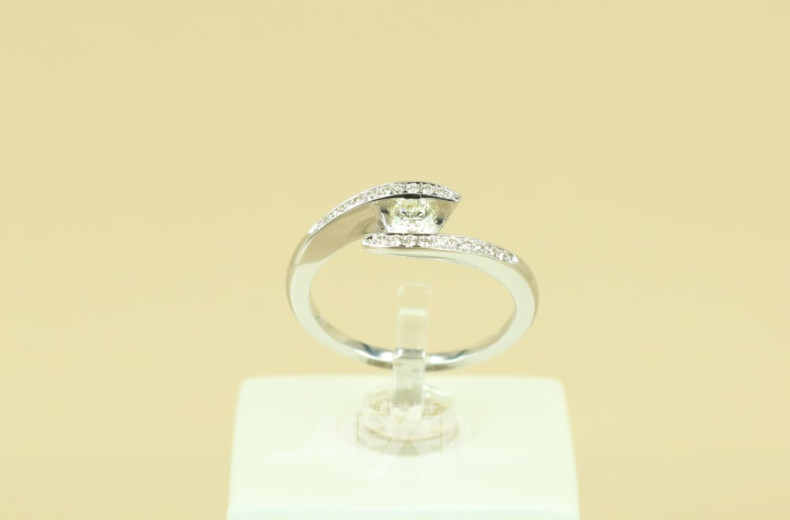 Croisé-Ring, 585er GG, besetzt mit