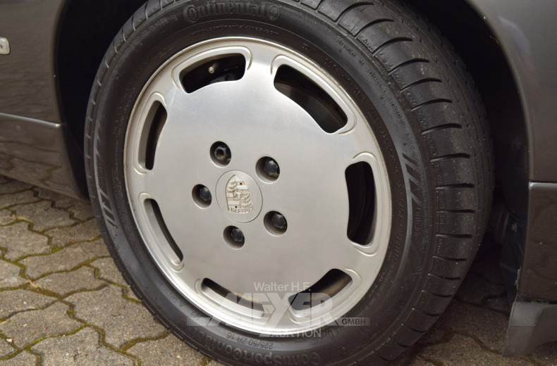 PORSCHE 928 S4