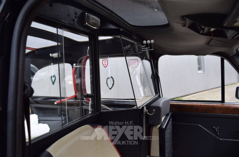 LTI Carbodies London Taxi Landualet FX4,