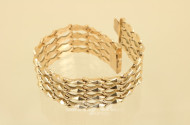 breites Armband, 750er GG, ca. 28 g.